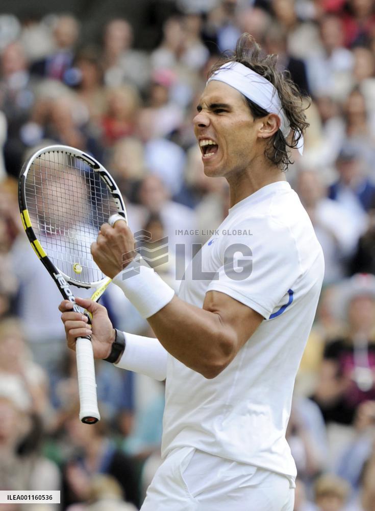 Nadal advances to Wimbledon final
