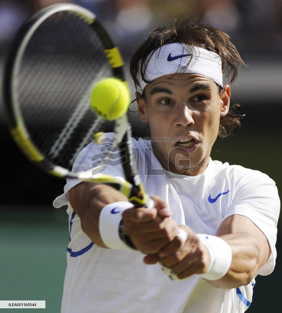 Nadal advances to Wimbledon final