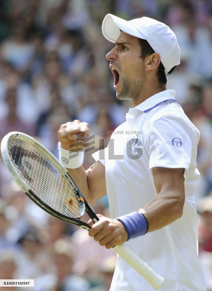 Djokovic wins first Wimbledon title