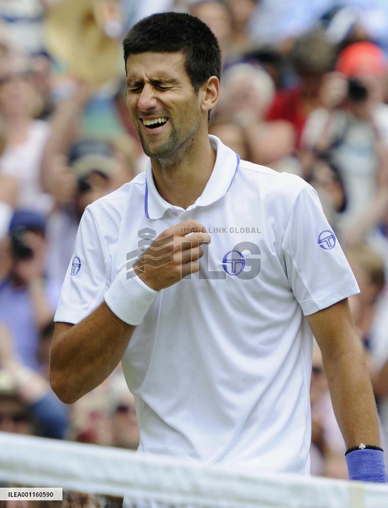 Djokovic wins first Wimbledon title