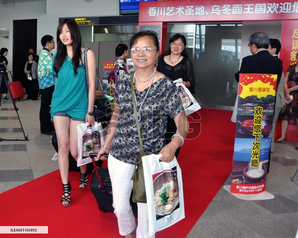 Shanghai-Takamatsu flight in service