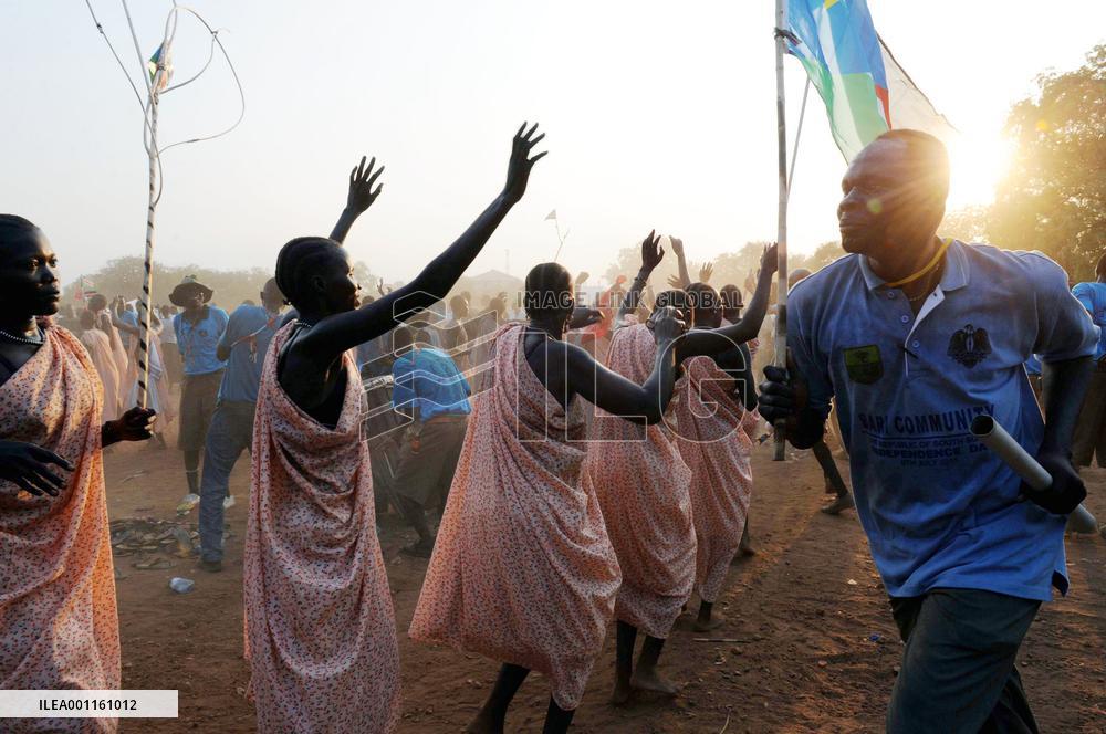 S. Sudan declares independence