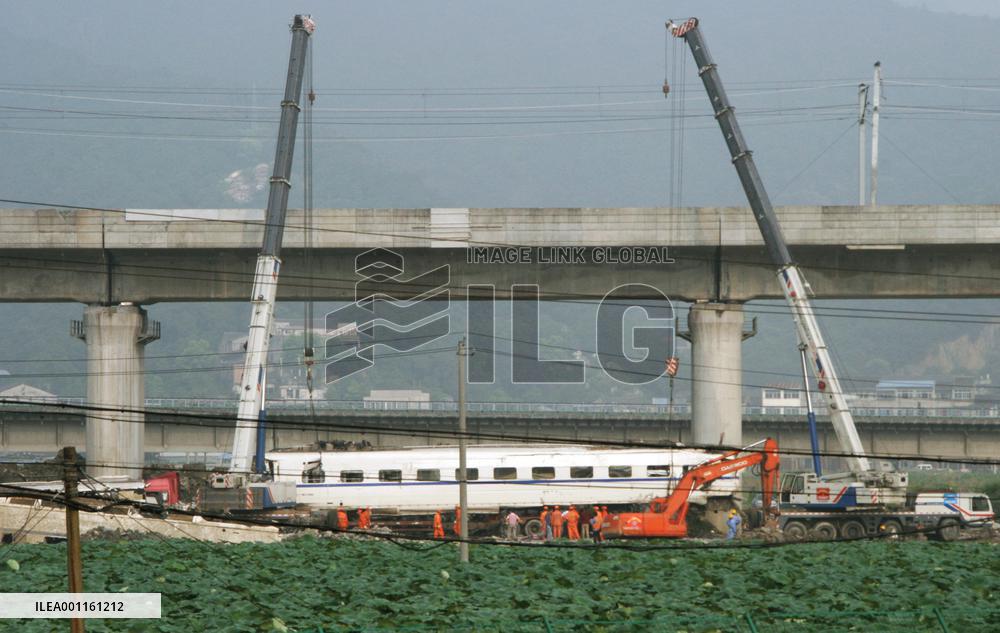 Train removed after accident