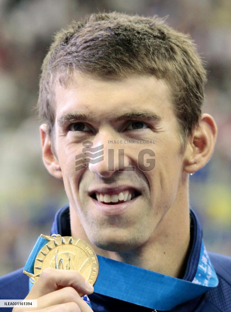 Phelps wins 100 butterfly