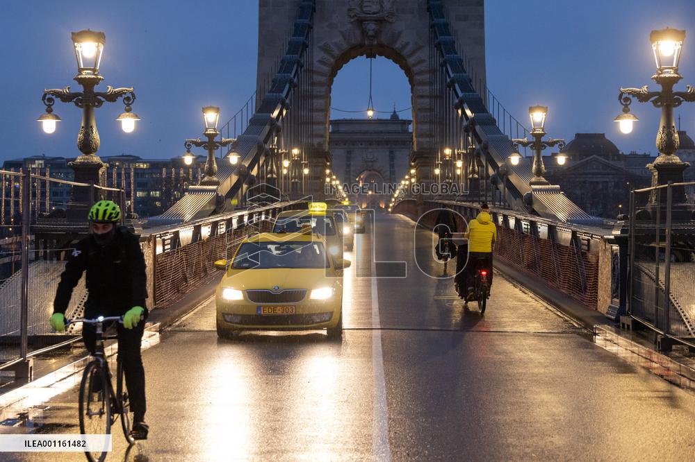HUNGARY-BUDAPEST-CHAIN BRIDGE-REOPEN