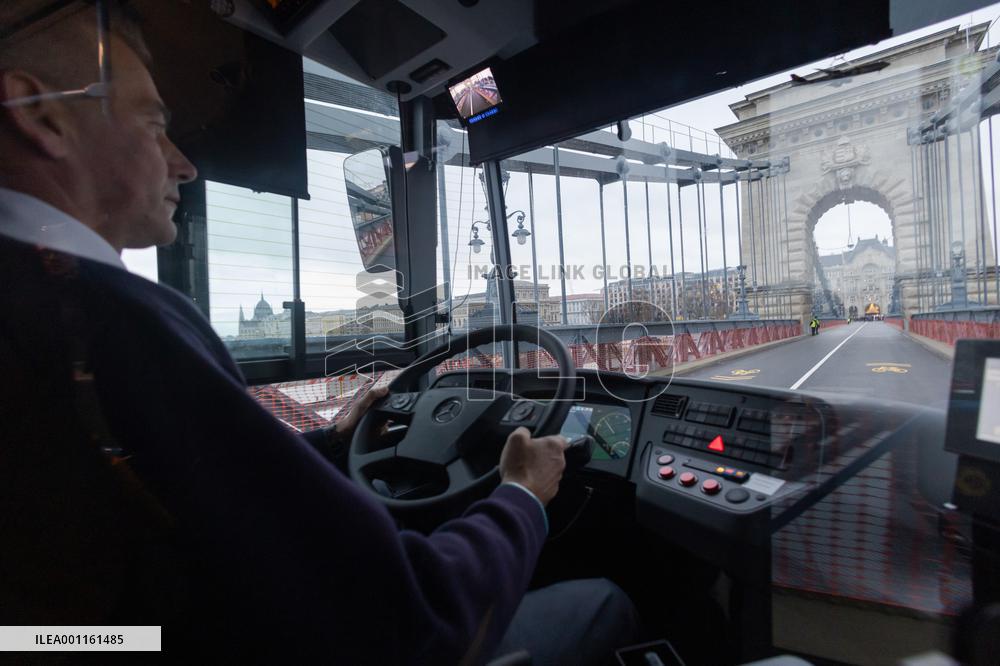 HUNGARY-BUDAPEST-CHAIN BRIDGE-REOPEN