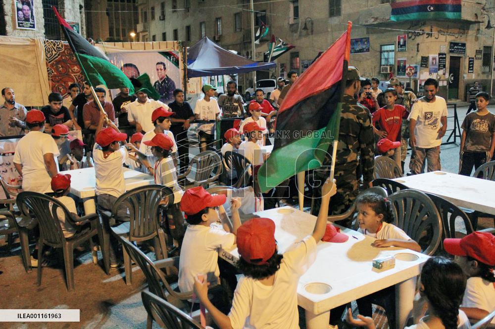 Libyan rebels capture Gaddafi compound