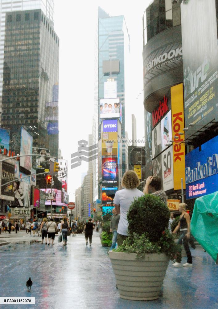 Hurricane Irene hits N.Y.