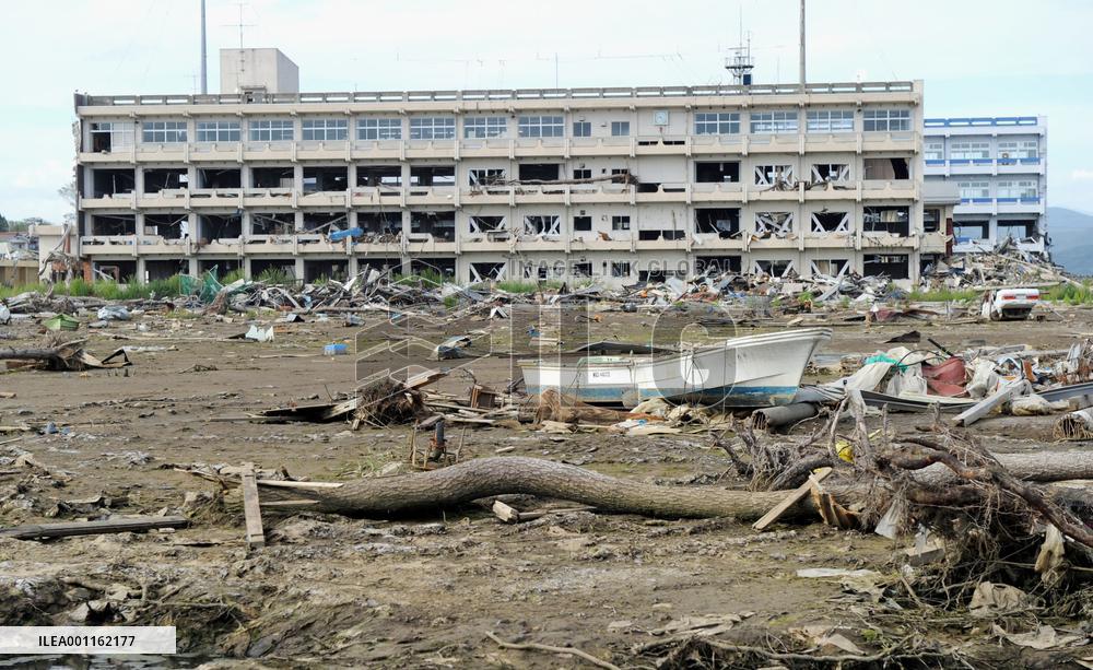 Only 6 of 82 quake-hit schools restored in Iwate, Miyagi