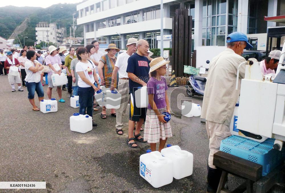 Typhoon causes havoc in Japan