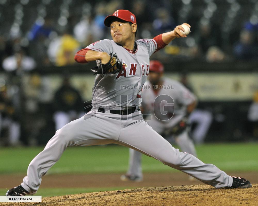Angels' Takahashi vs. A's