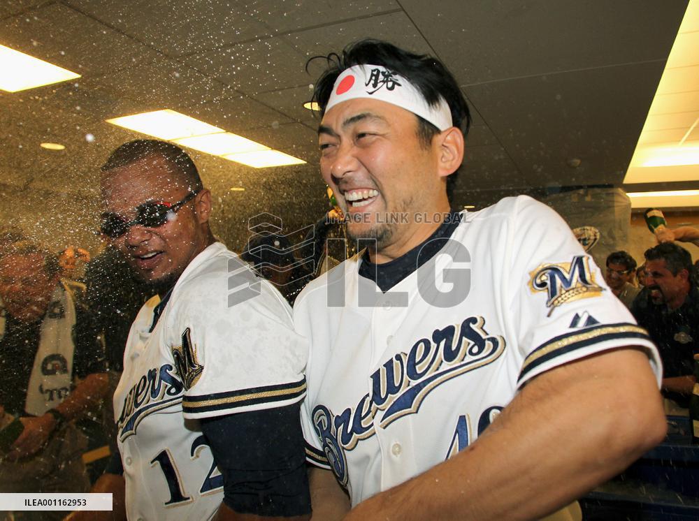 Brewers win NL Central title