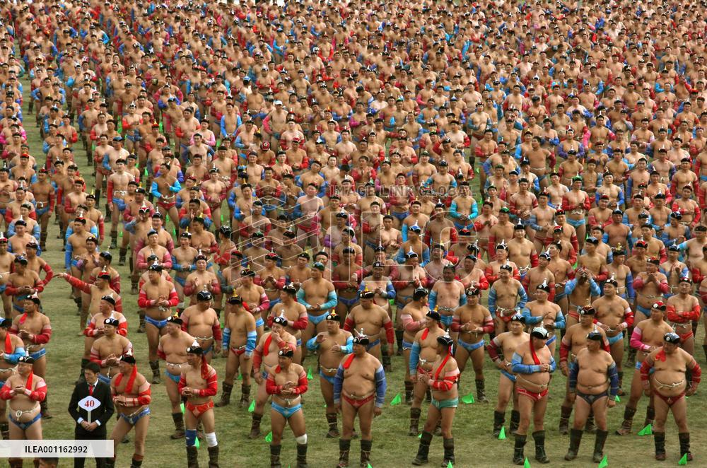 Mongolian wrestling competition