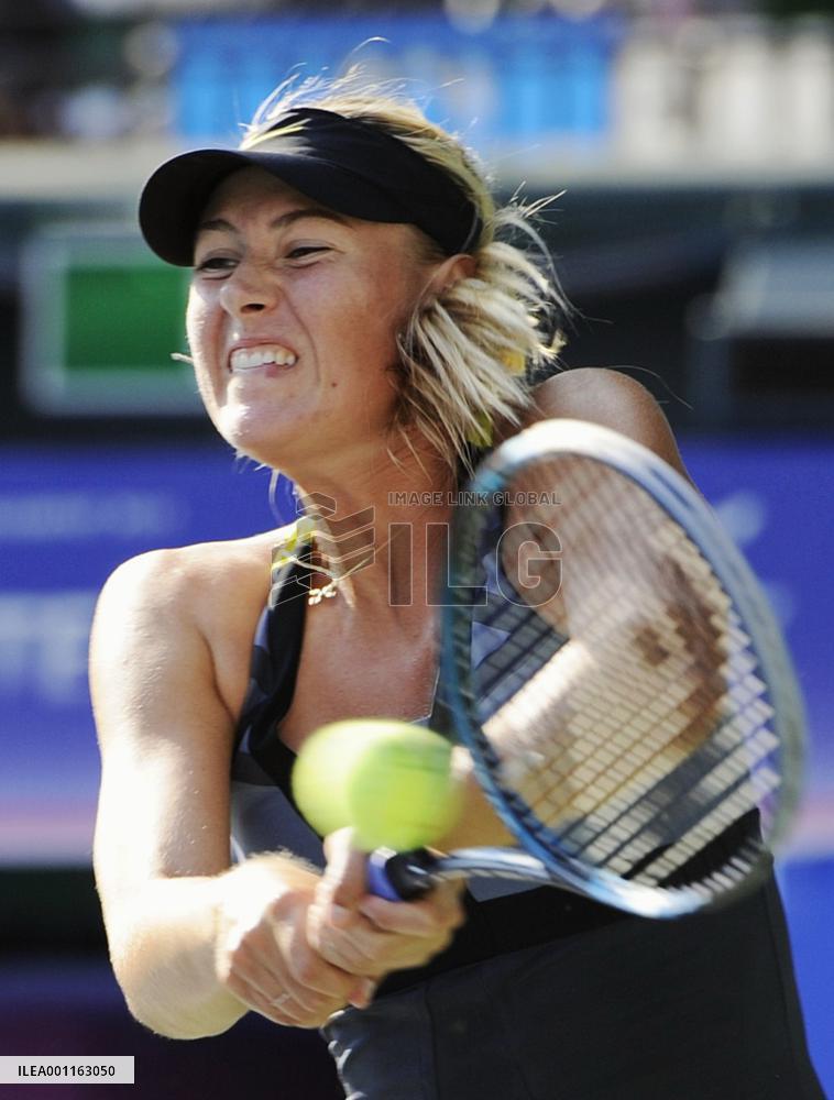 Sharapova advances to final 8 in Pan Pacific