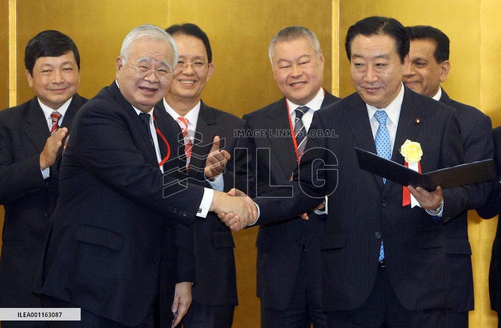 Asian business leaders call for free trade for more growth