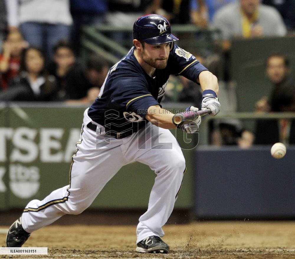 Brewers take 2-0 lead over D-backs