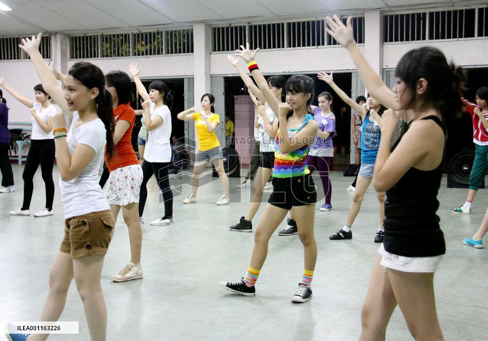 Indonesian girls vie to become S.E. Asian twins of AKB48