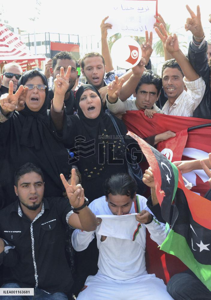 Libyans celebrate death of Gaddafi