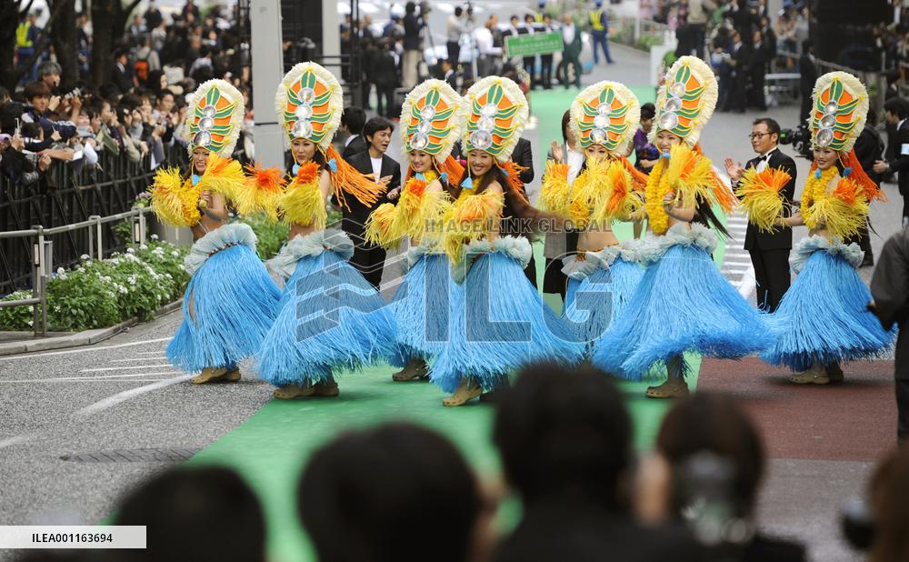 Hula dancers at opening of Tokyo film festival