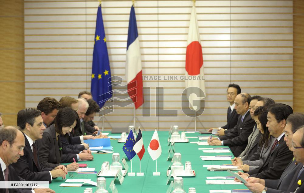 Japanese, French prime ministers meet in Tokyo