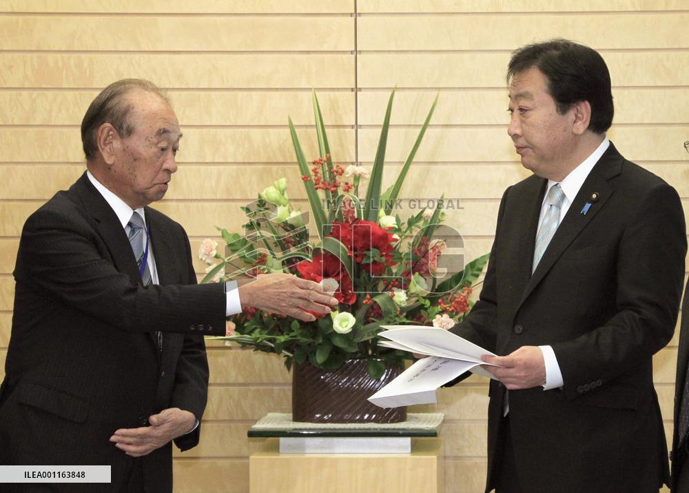 Okinawa Gov. Nakaima meets PM Noda