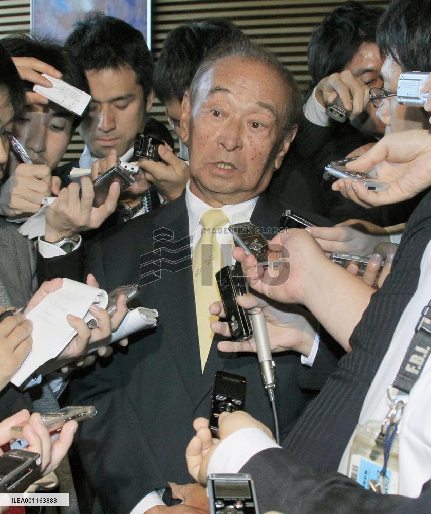 Okinawa Gov. Nakaima at prime minister's office