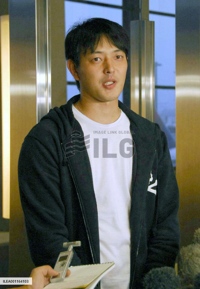 Iwakuma hoping to play in MLB