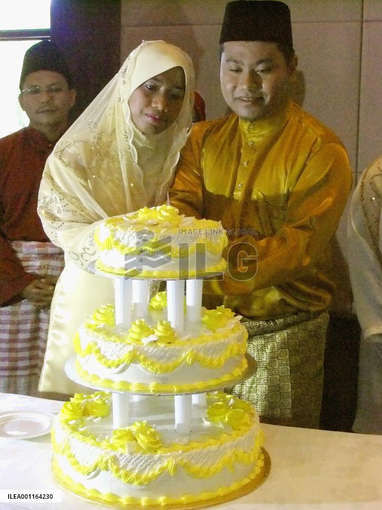 'Obedient Wives Club' in Malaysia