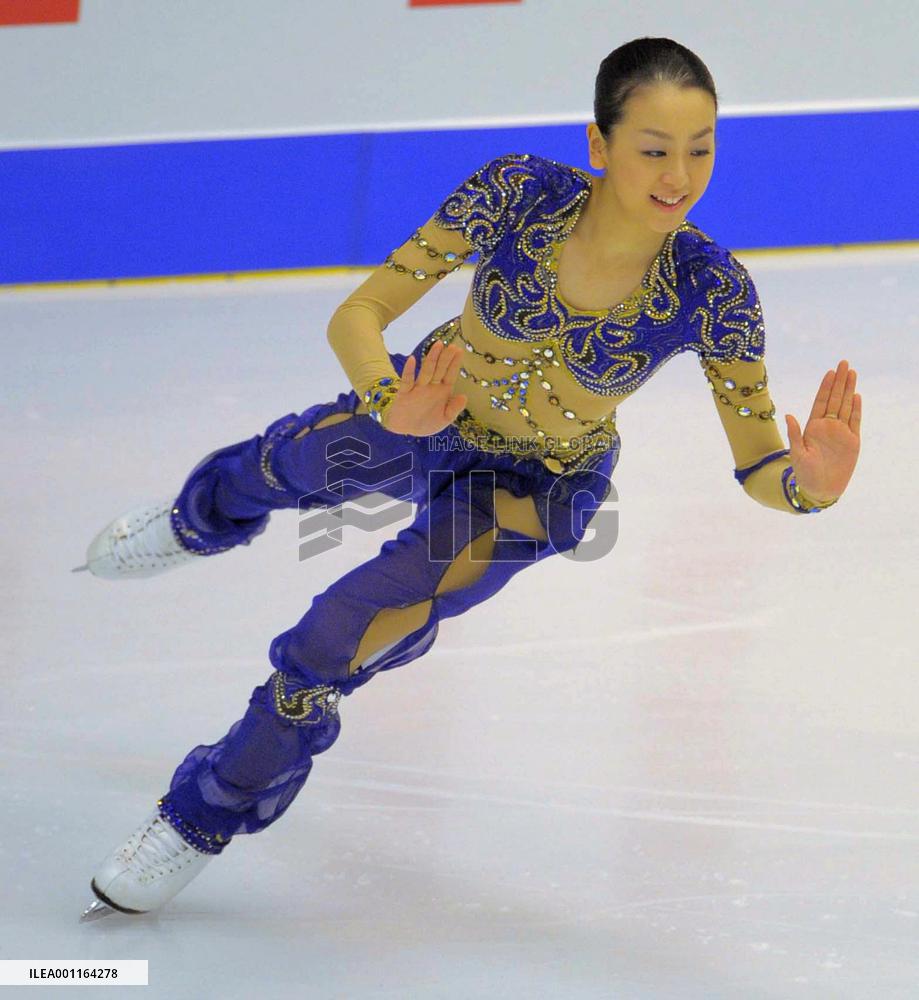 Asada 3rd after short program of NHK Trophy