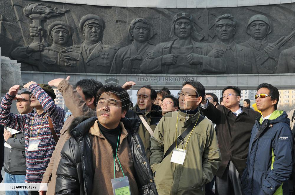 Japan supporters on Pyongyang sightseeing