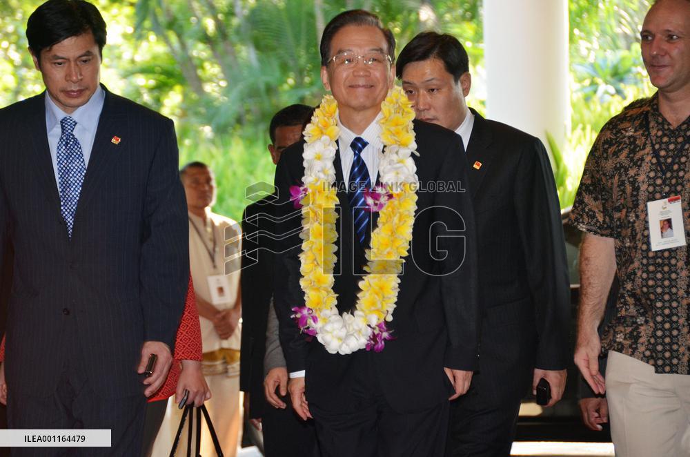 Chinese Premier Wen arrives in Bali
