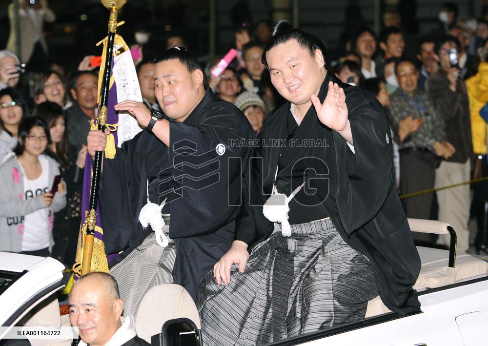 Hakuho wins Kyushu sumo tournament
