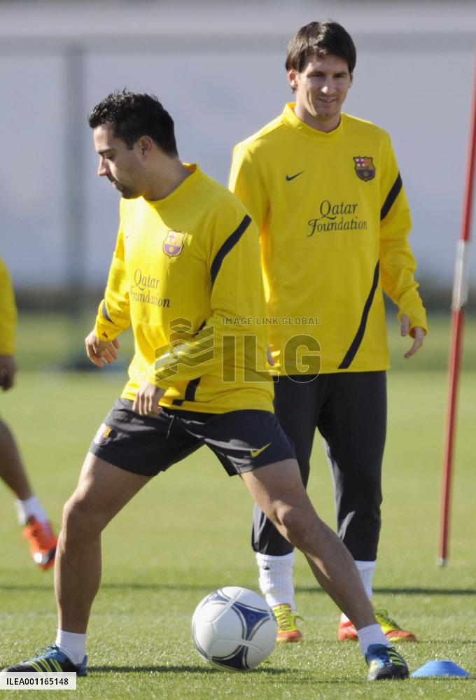 Messi, Xavi prepare for Club World Cup semi