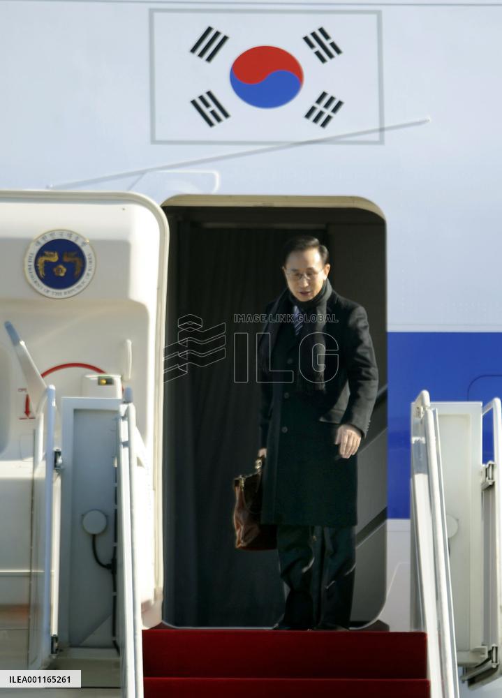 S. Korean President Lee leaves S. Korea on Japan trip