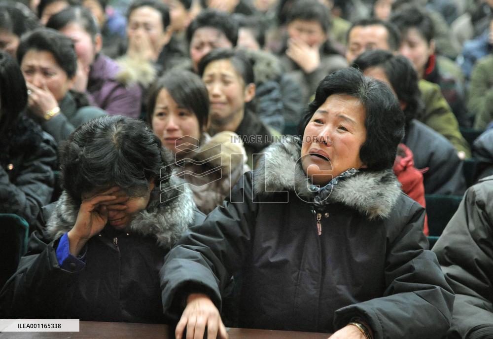 Citizens in Pyongyang react to Kim's death