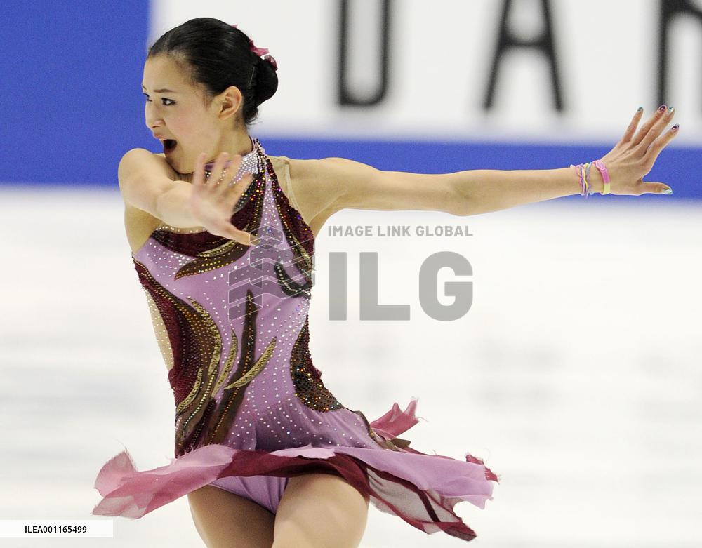Murakami takes lead after SP at nationals