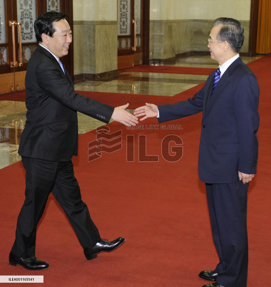 Japan PM Noda, China's Wen in Beijing