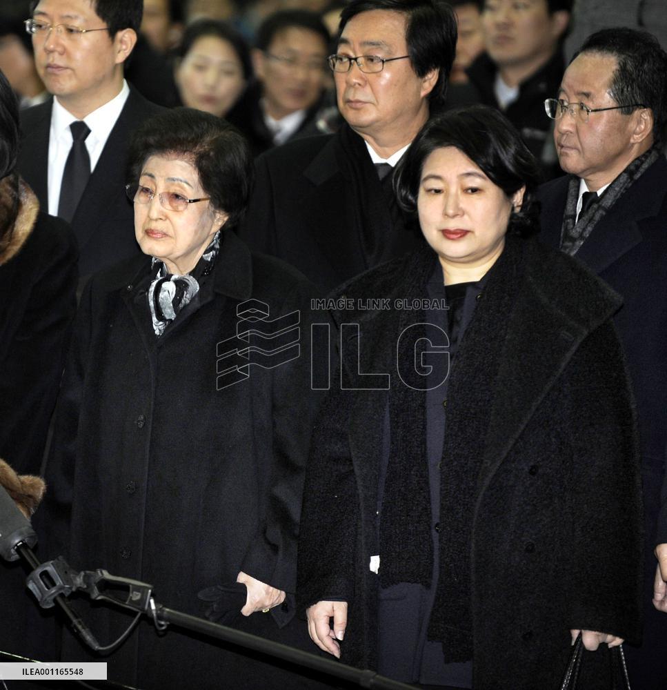 Widow of Kim Dae Jung heads for N. Korea