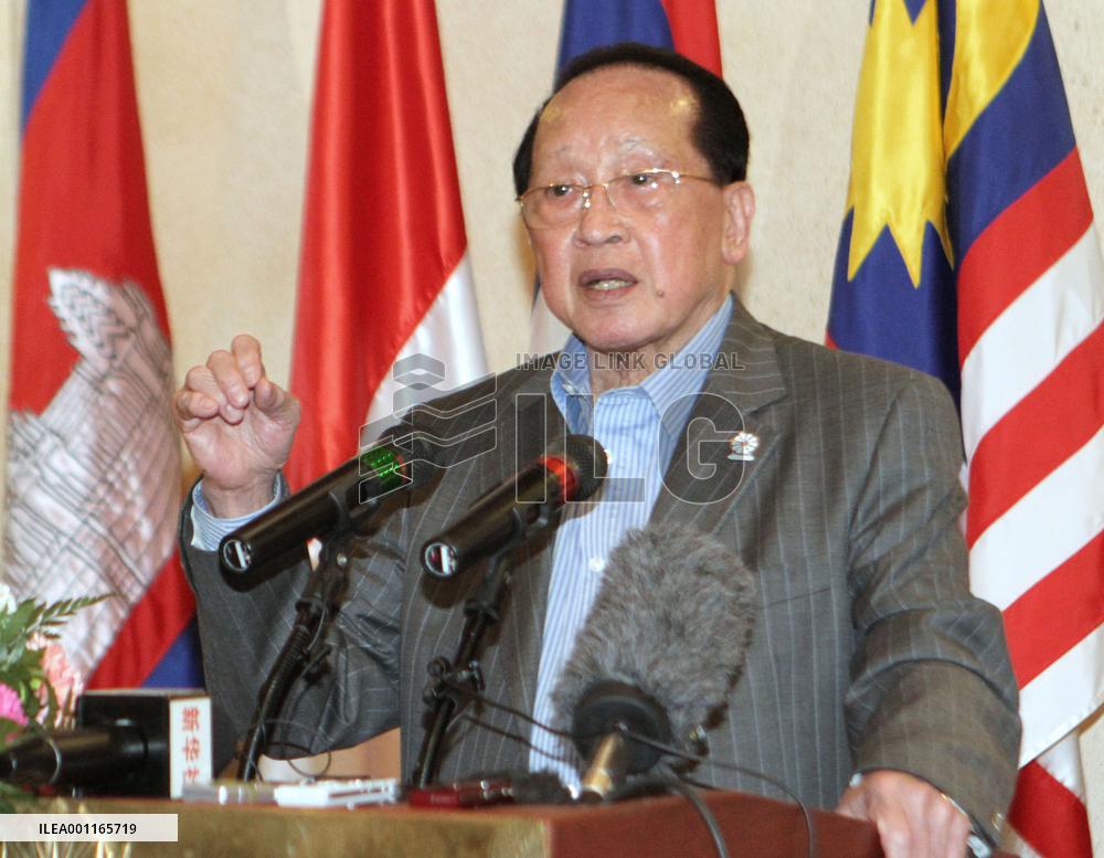 Cambodian Foreign Minister Hor Namhong