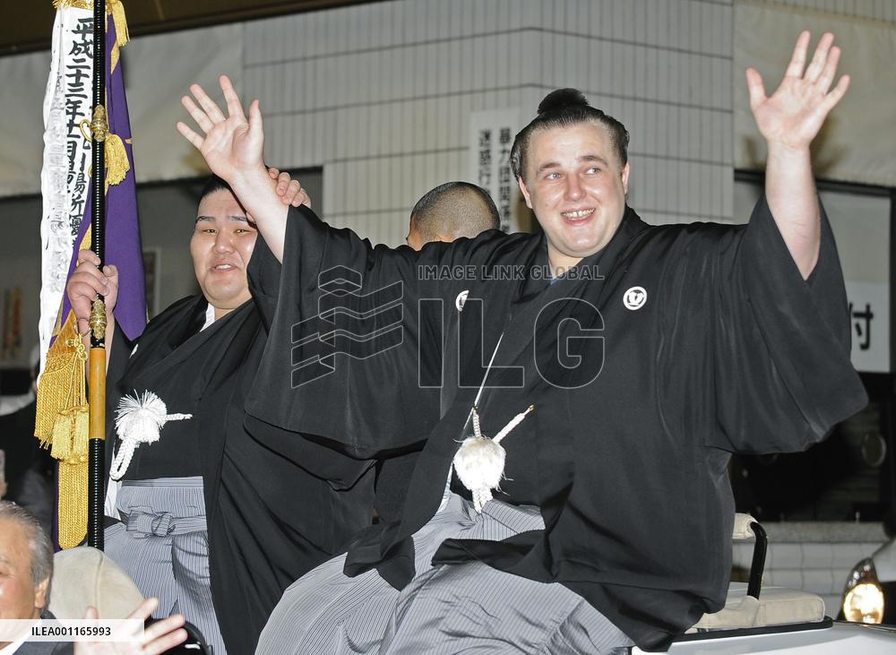 Baruto wins New Year sumo