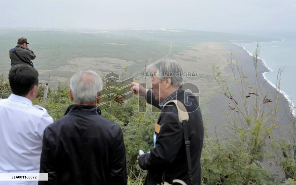 Commemorating war dead on Iwoto Island