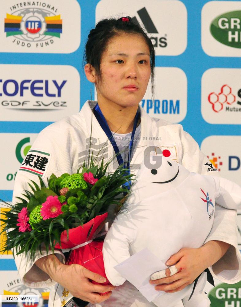 Tachimoto sisters cap golden act at Paris Grand Slam