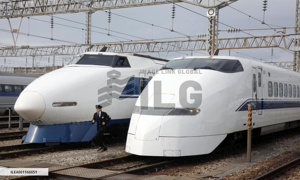 Retiring shinkansen trains