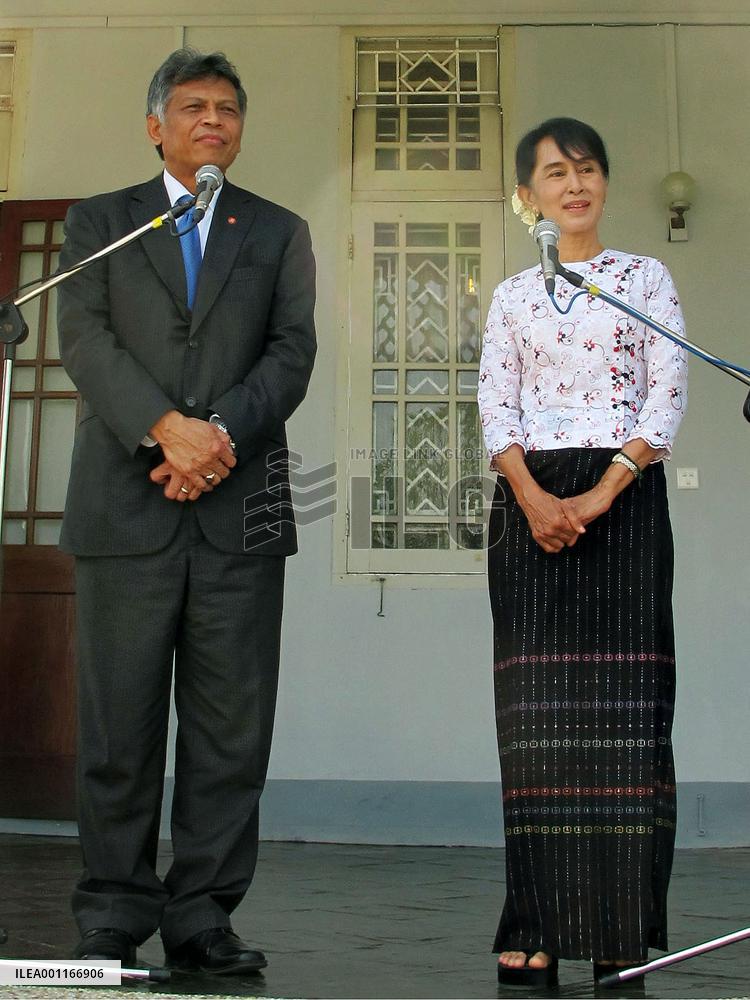ASEAN's Surin, Suu Kyi