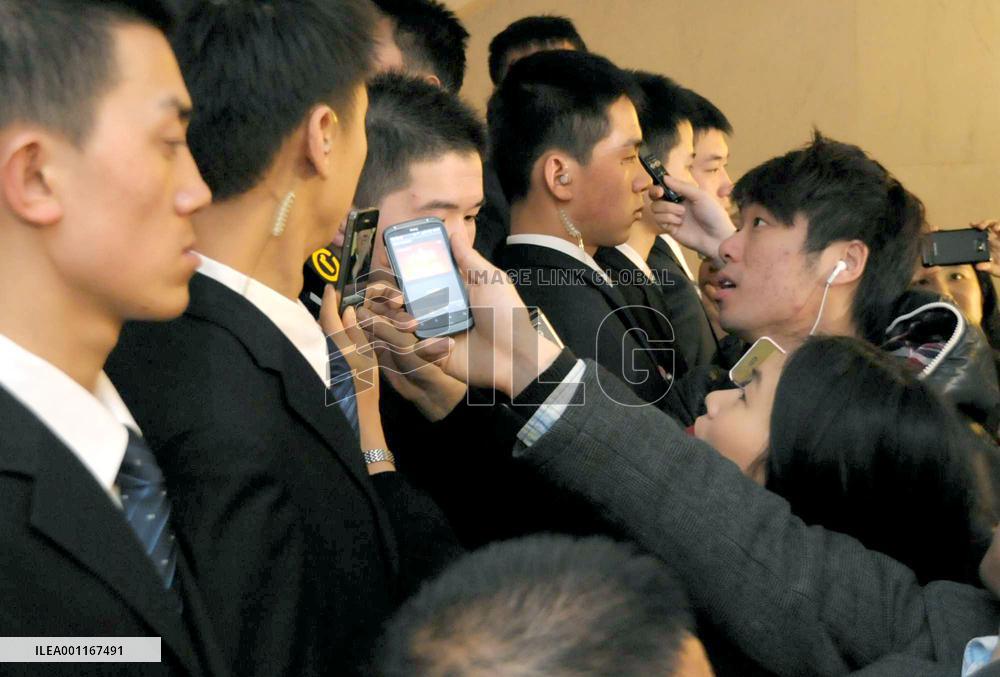 Bo Xilai appears at annual meeting of Chinese parliament