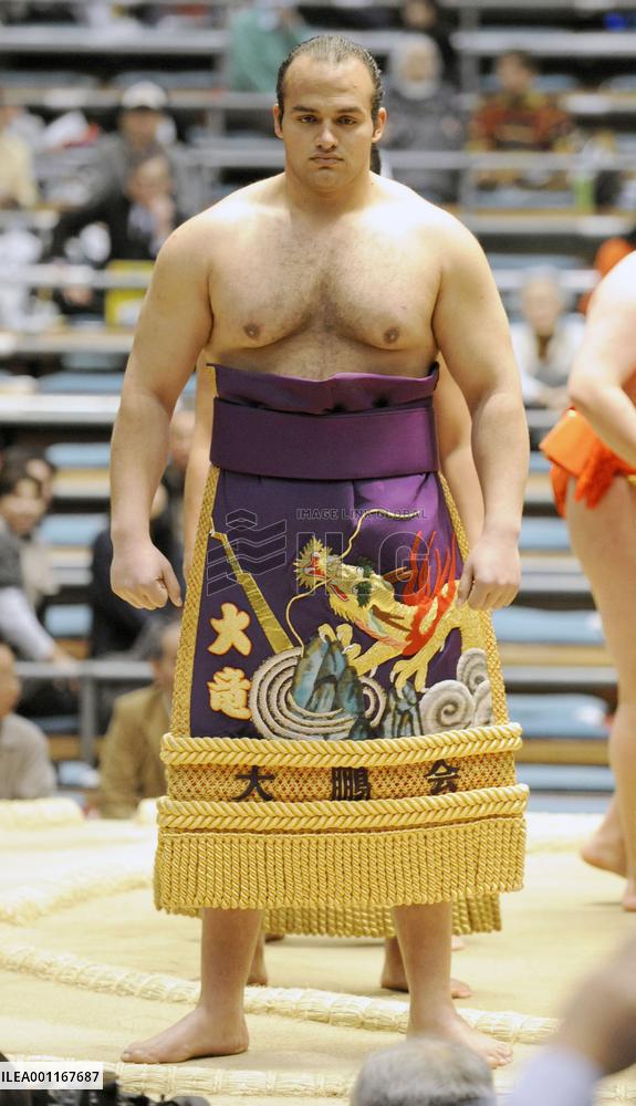 African wrestler at sumo rank