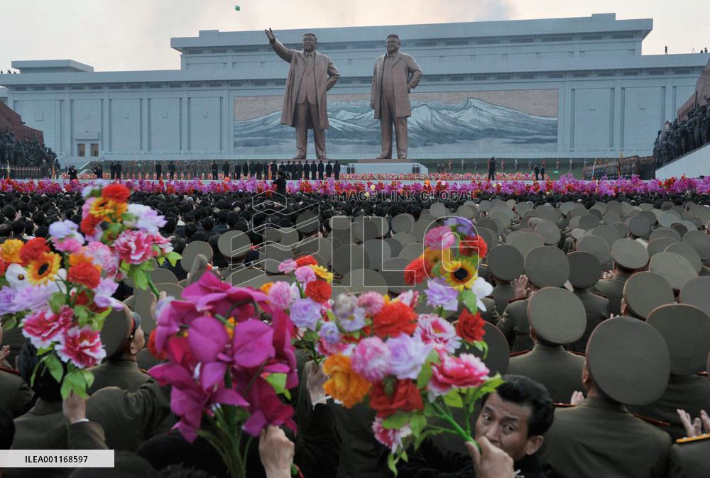 Statues of Kim Il Sung and Kim Jong Il