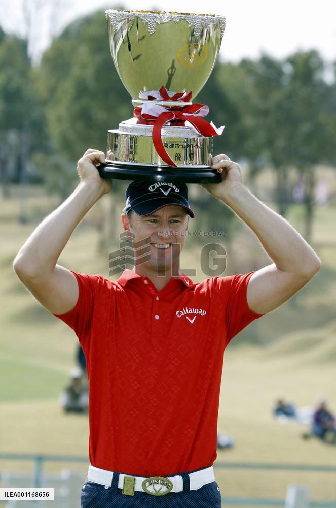 Jones wins Token Homemate Cup