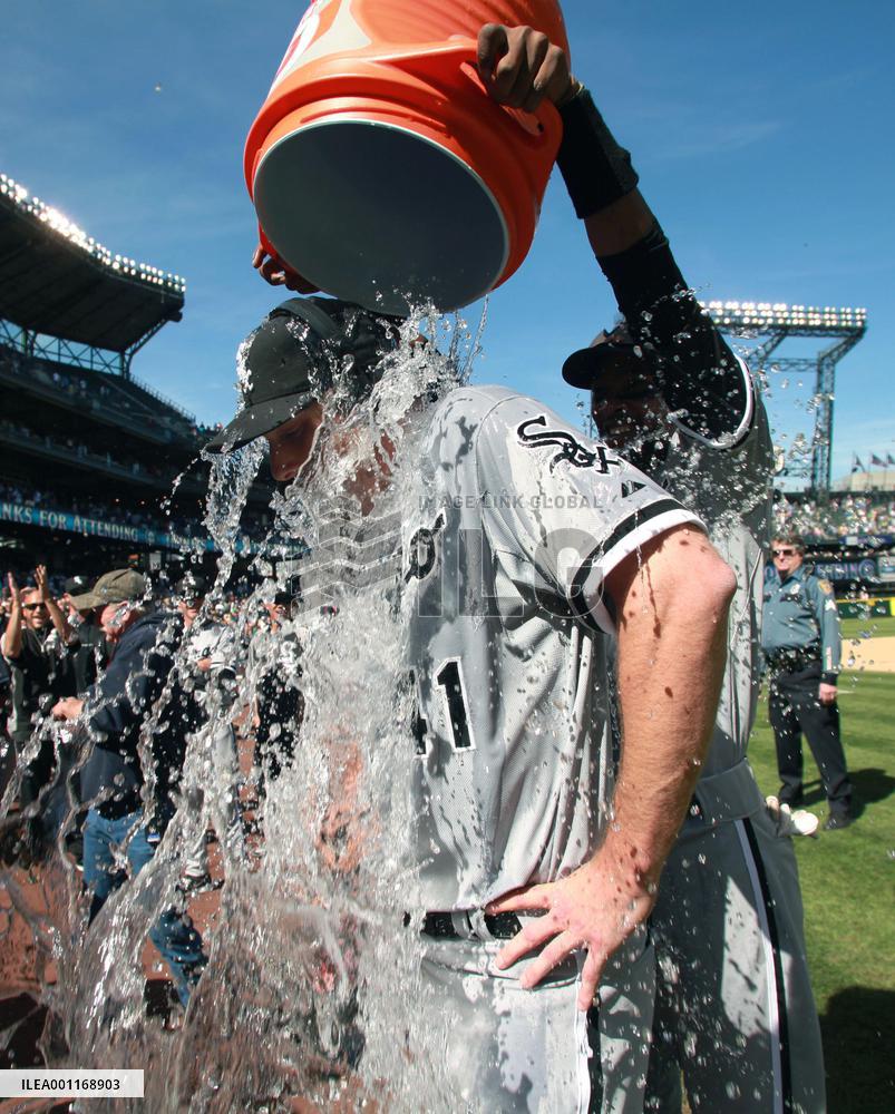 White Sox's Humber throws perfect game