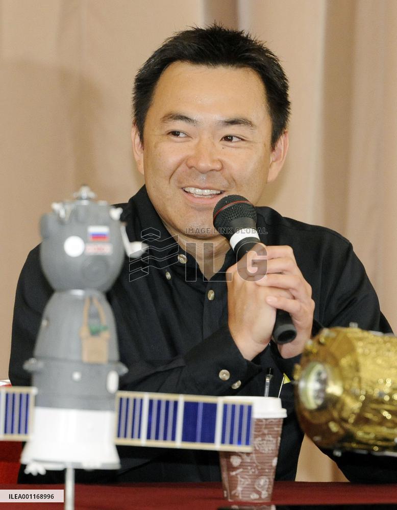Astronaut Hoshide eager to play sports at space station